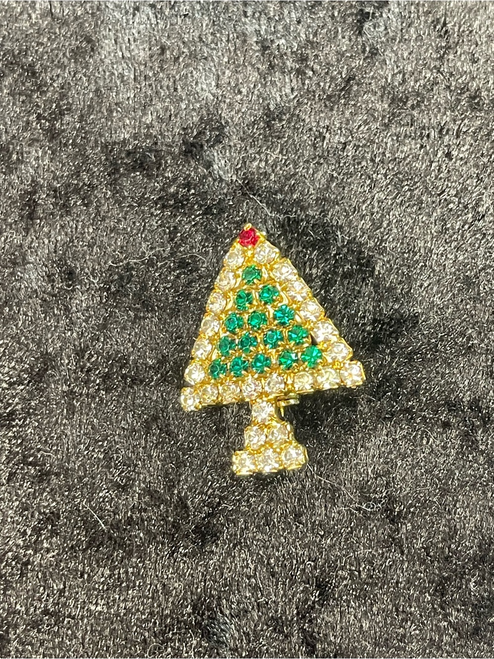 Vintage rhinestone Christmas tree brooch